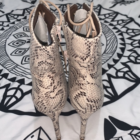 🌟HOST PICK🌟NWT Fashion Nova Shine Bright Booties - Picture 7 of 9